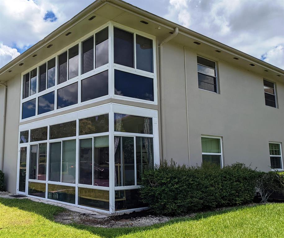 7 Lake Vista Trail Unit: 202