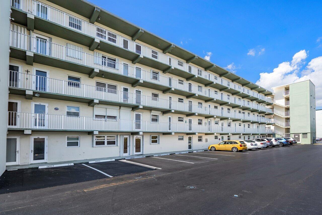 1511 SE 15th Court Unit: 203