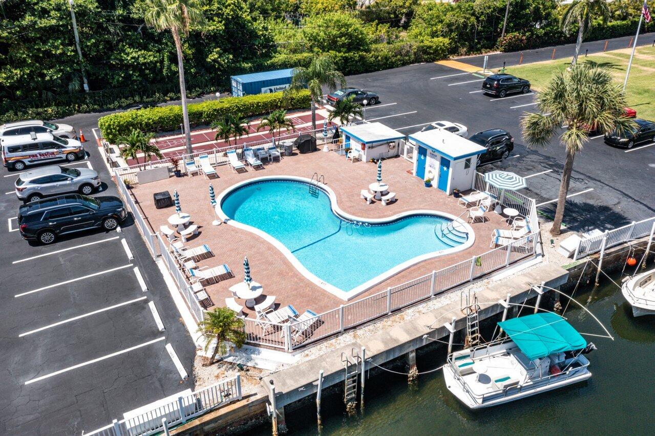1511 SE 15th Court Unit: 203