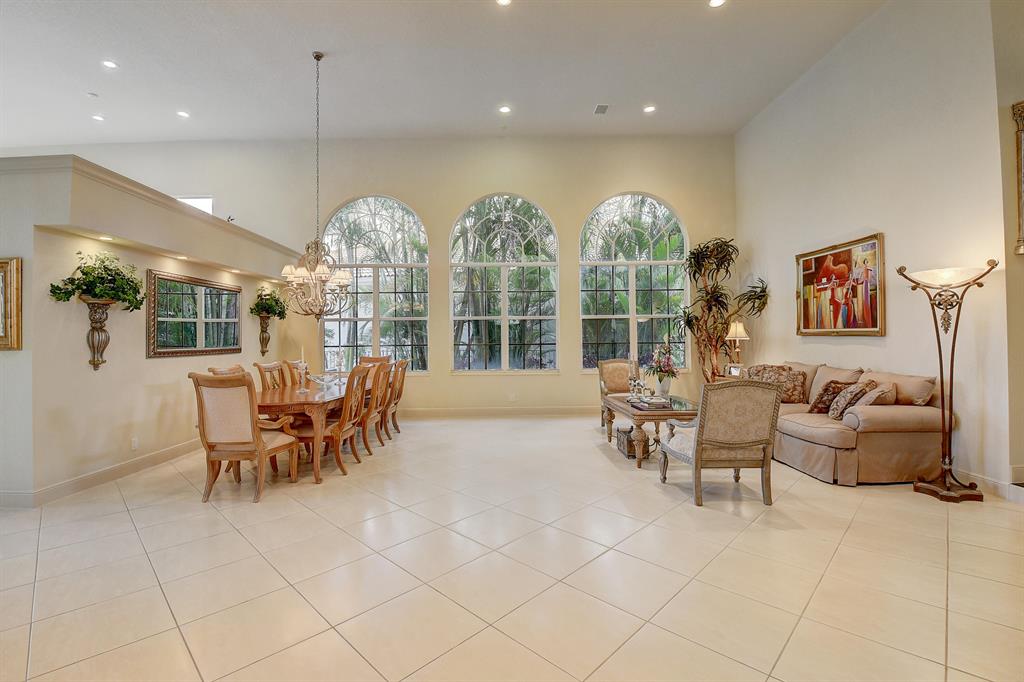 4185 NW Briarcliff Circle
