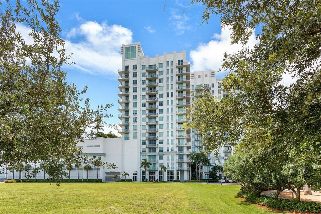 300 S Australian Avenue Unit: 819