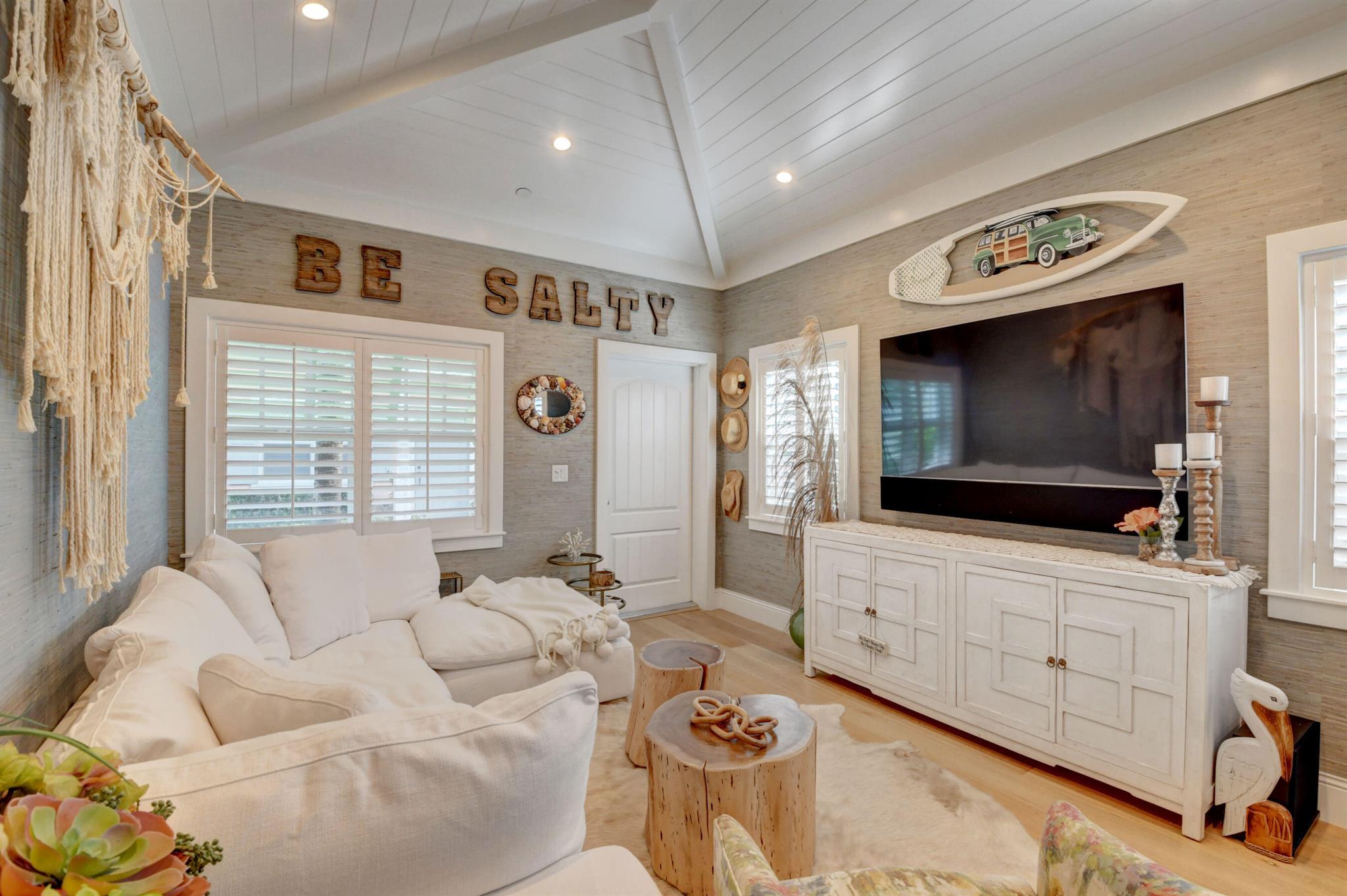 2225 S Ocean Boulevard Unit: 14