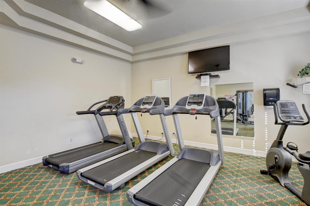 5976 Royal Isles Boulevard