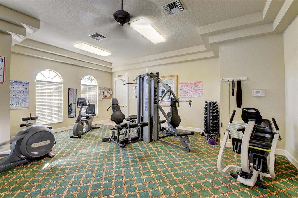 5976 Royal Isles Boulevard