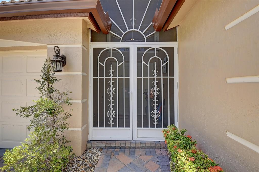 5976 Royal Isles Boulevard