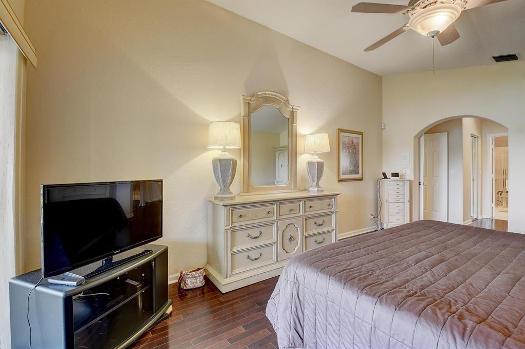 5976 Royal Isles Boulevard