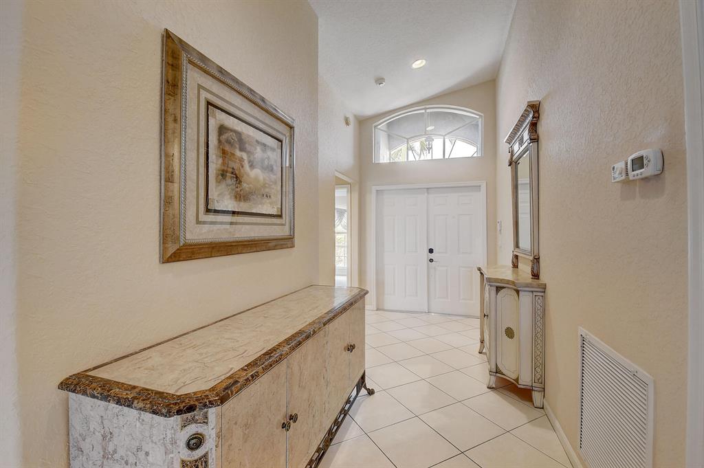 5976 Royal Isles Boulevard