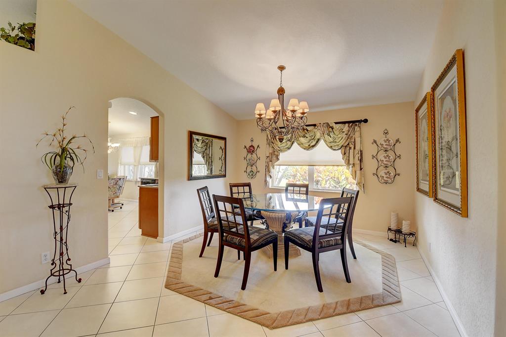 5976 Royal Isles Boulevard