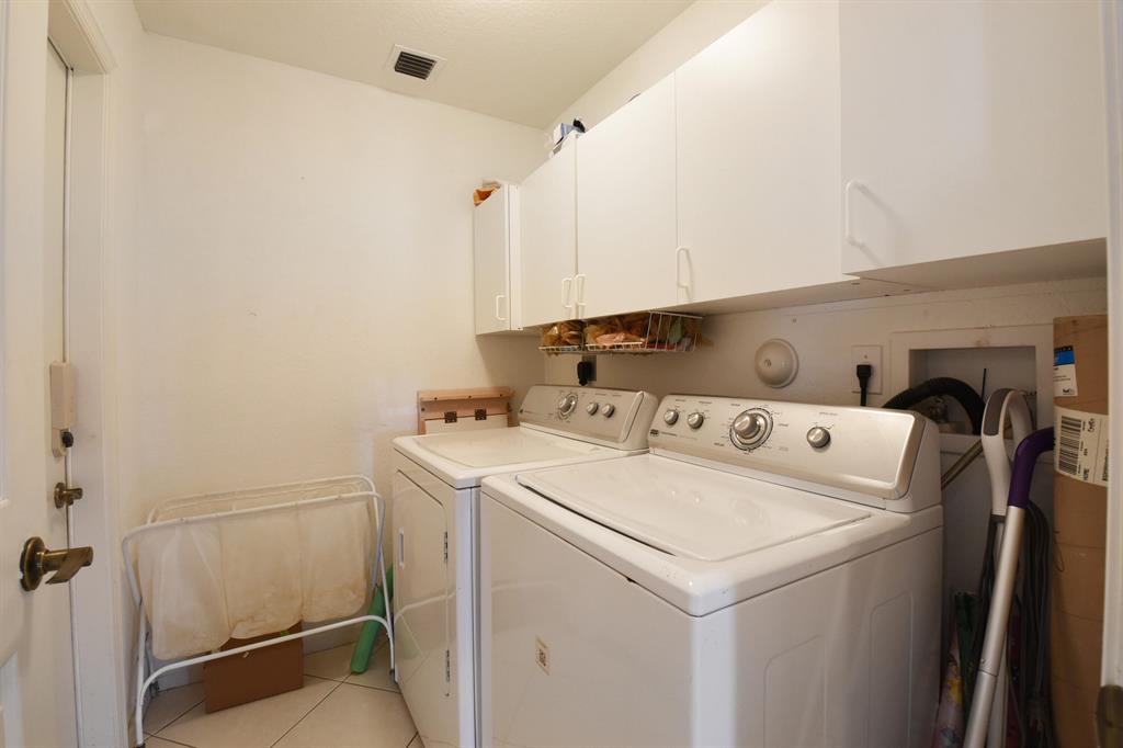 5976 Royal Isles Boulevard