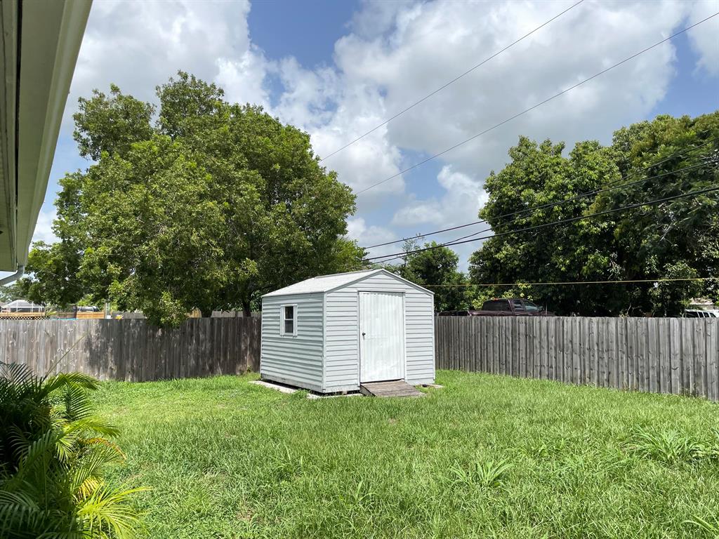 843 SW Thrift Avenue