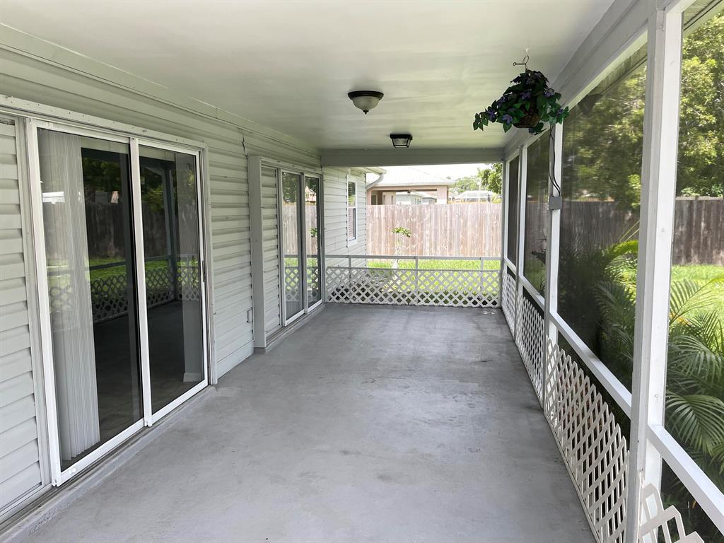 843 SW Thrift Avenue