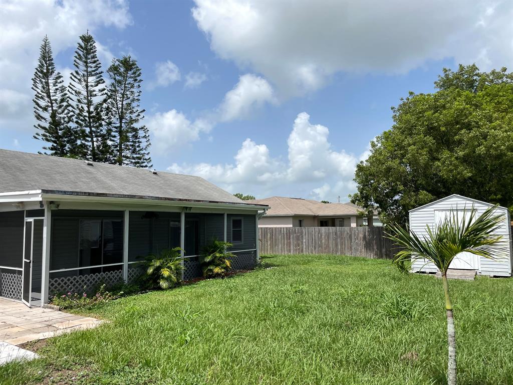 843 SW Thrift Avenue