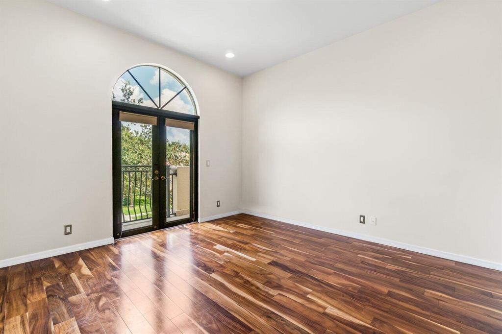 17763 Lake Azure Way