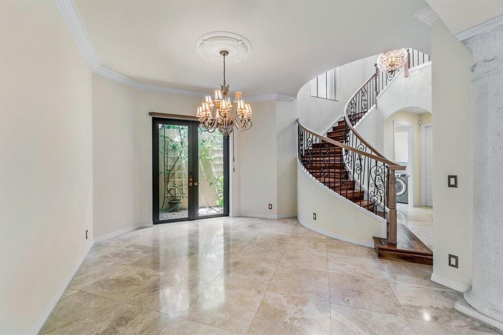 17763 Lake Azure Way