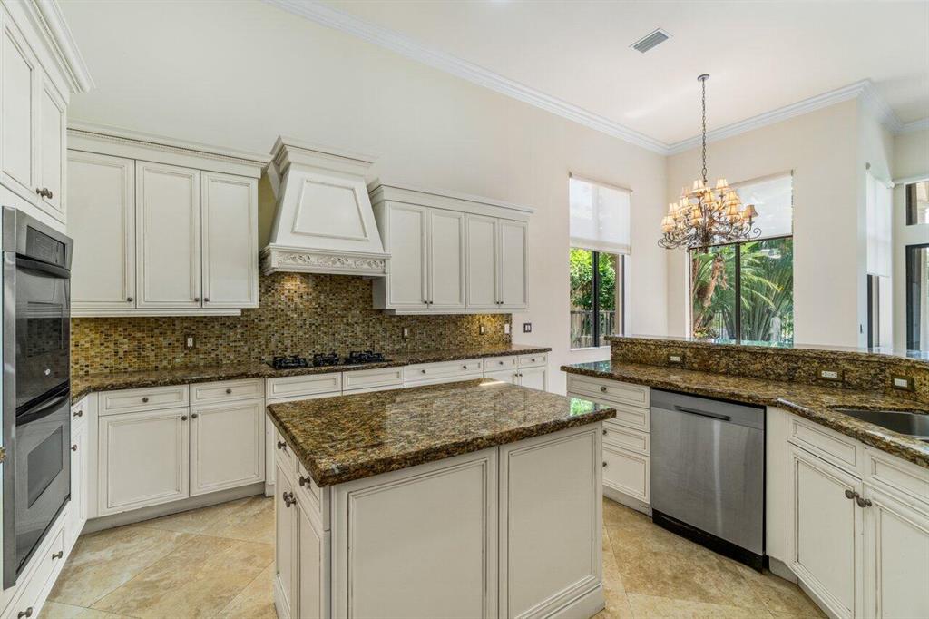 17763 Lake Azure Way