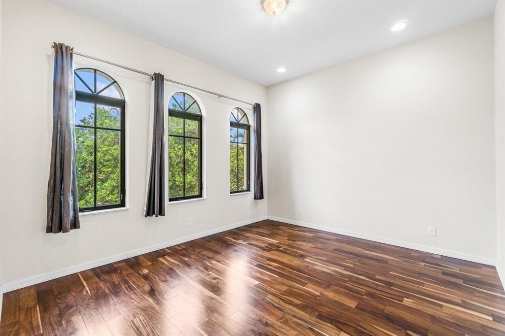 17763 Lake Azure Way