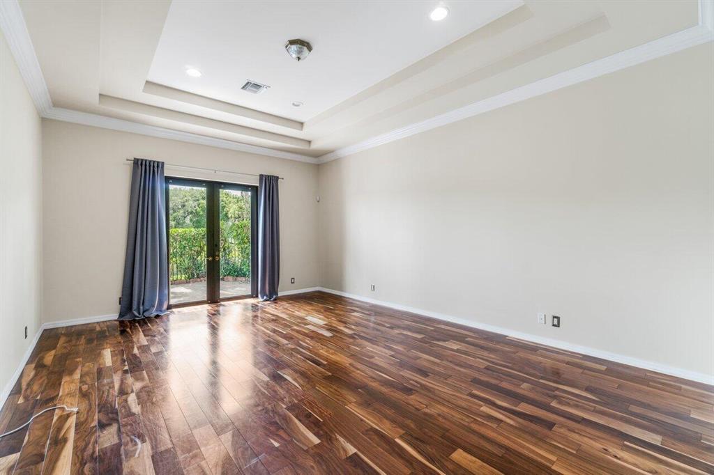 17763 Lake Azure Way