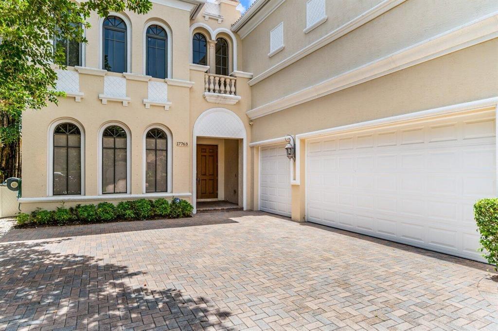 17763 Lake Azure Way