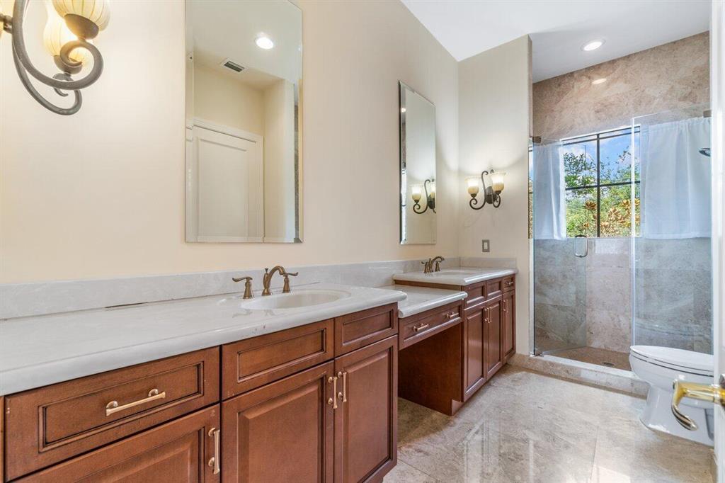 17763 Lake Azure Way