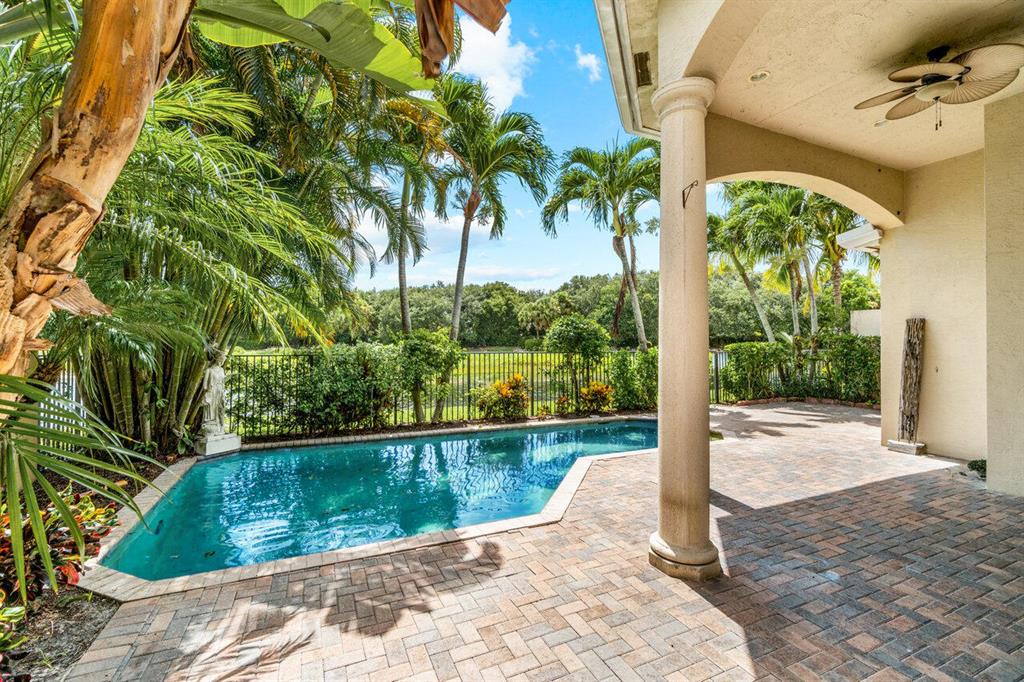 17763 Lake Azure Way