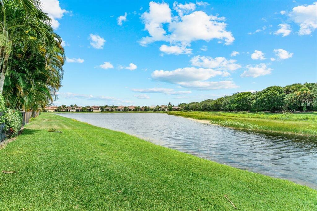 17763 Lake Azure Way