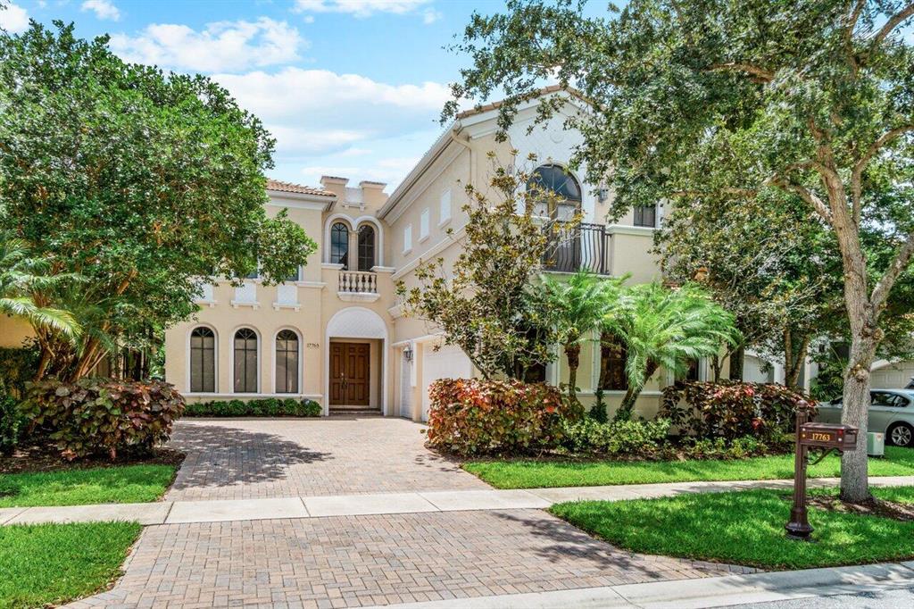 17763 Lake Azure Way