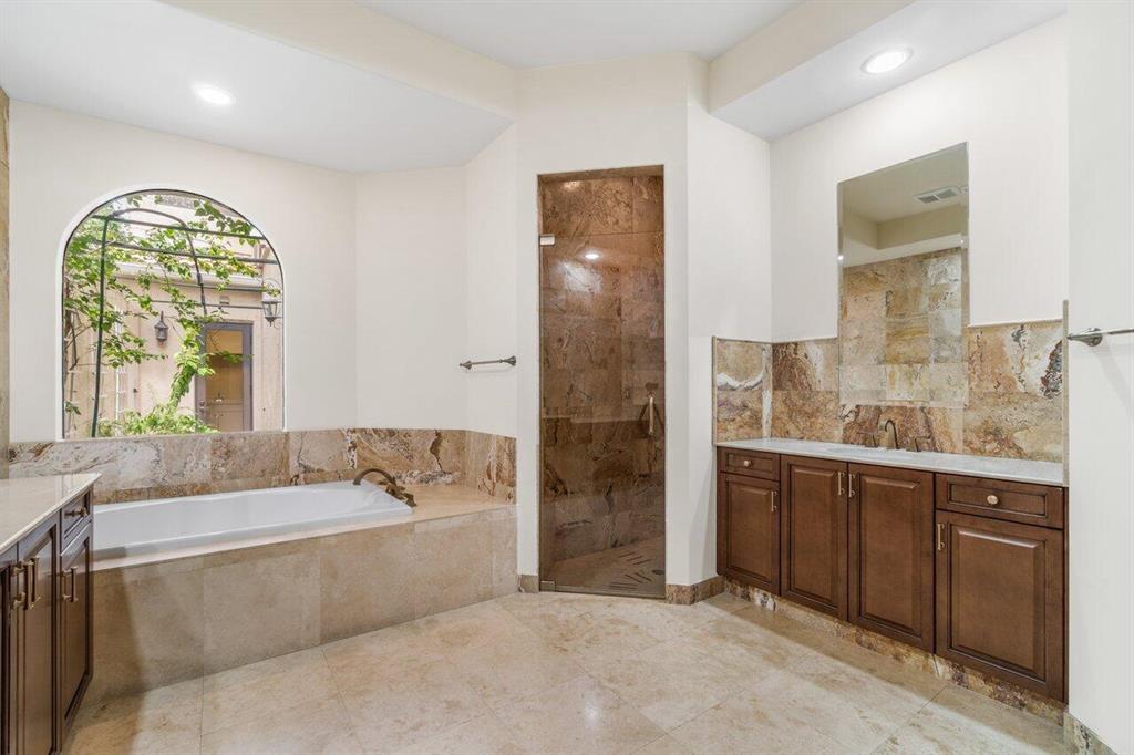 17763 Lake Azure Way