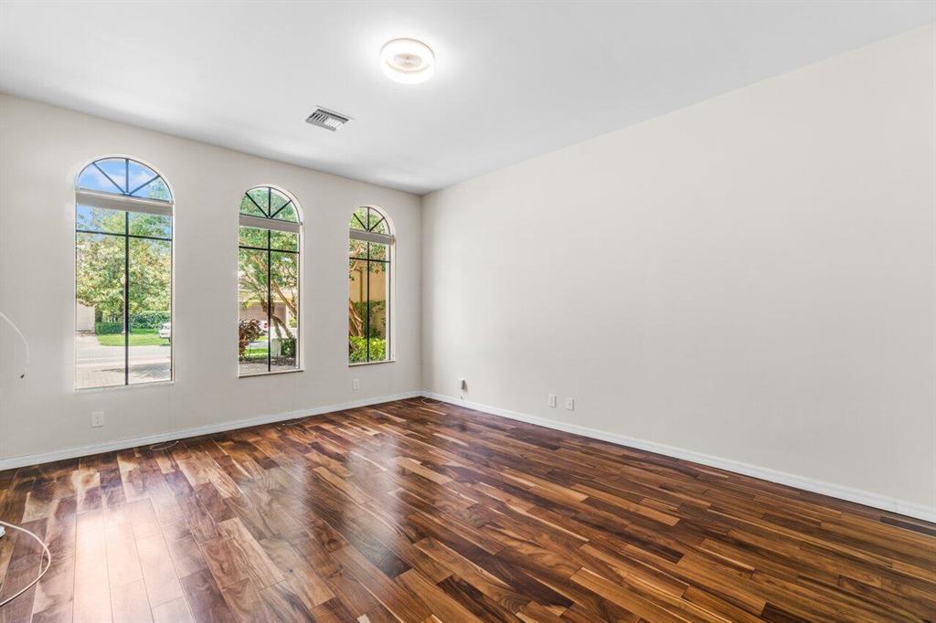 17763 Lake Azure Way