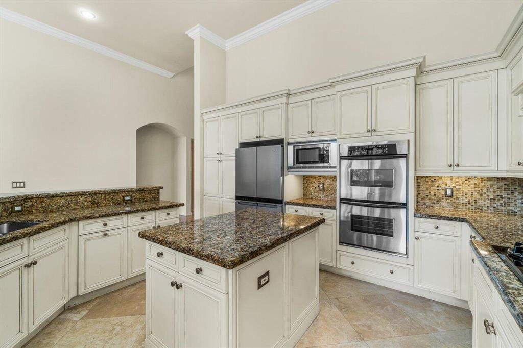 17763 Lake Azure Way