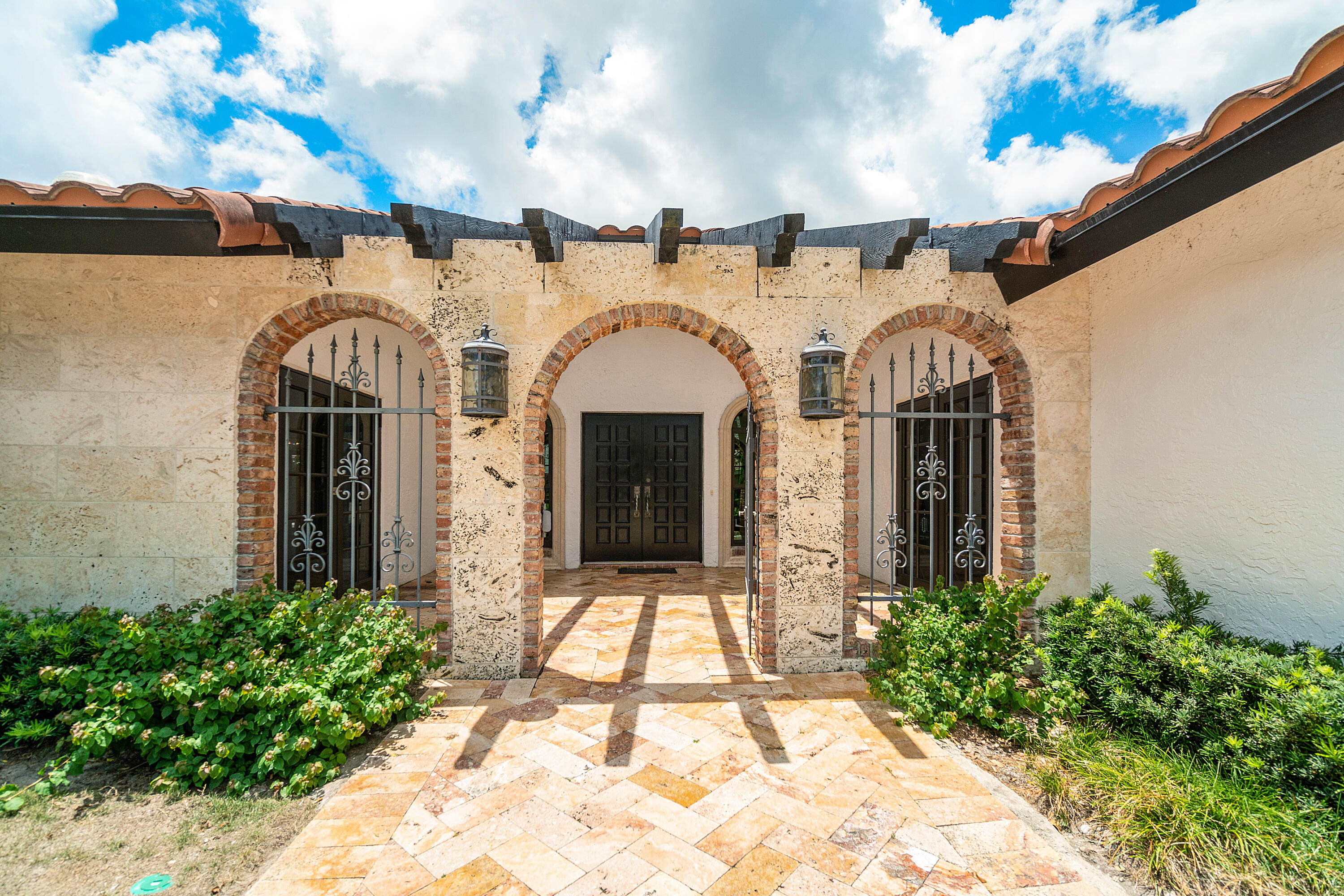3250 St James Drive