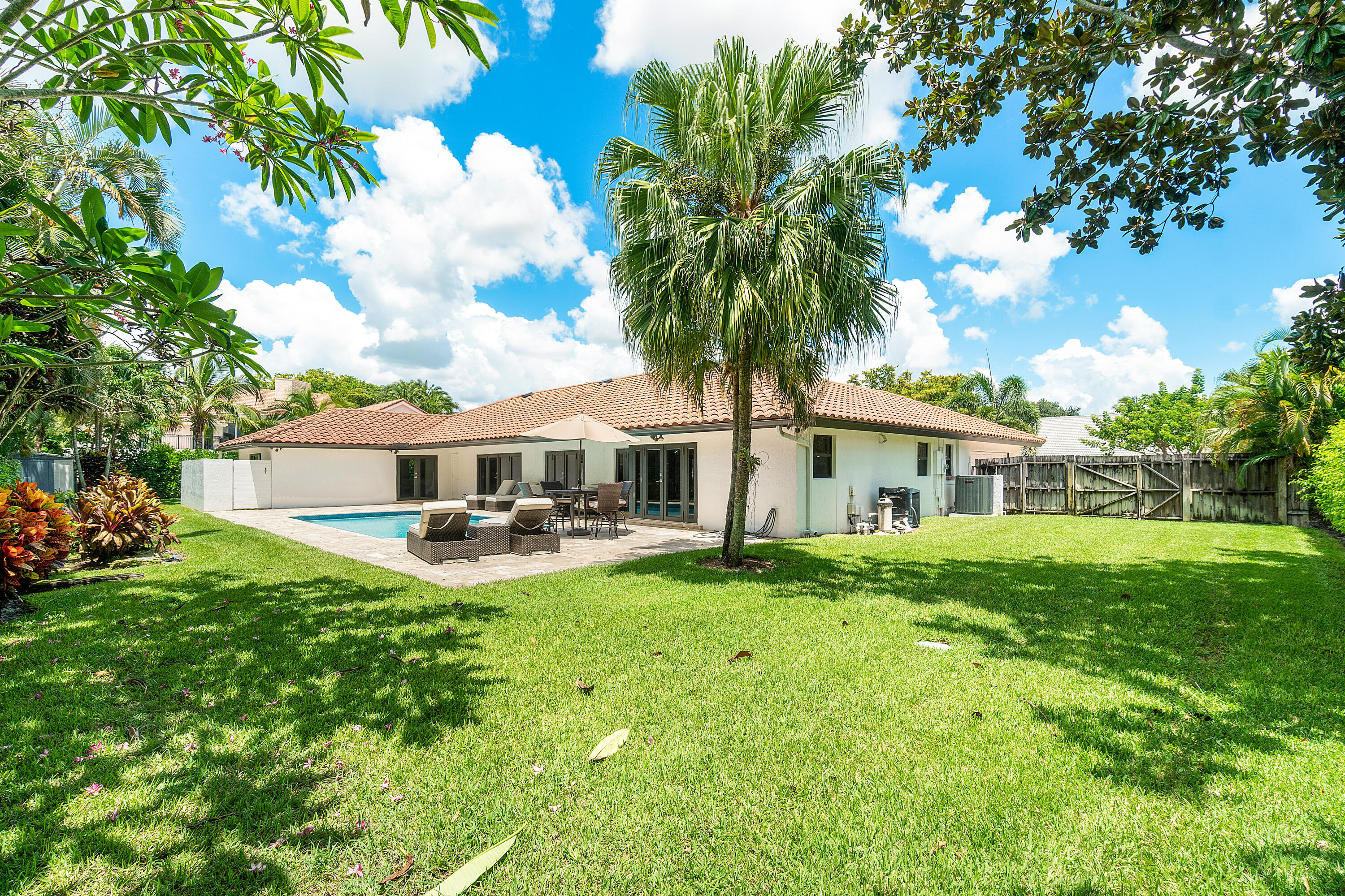 3250 St James Drive