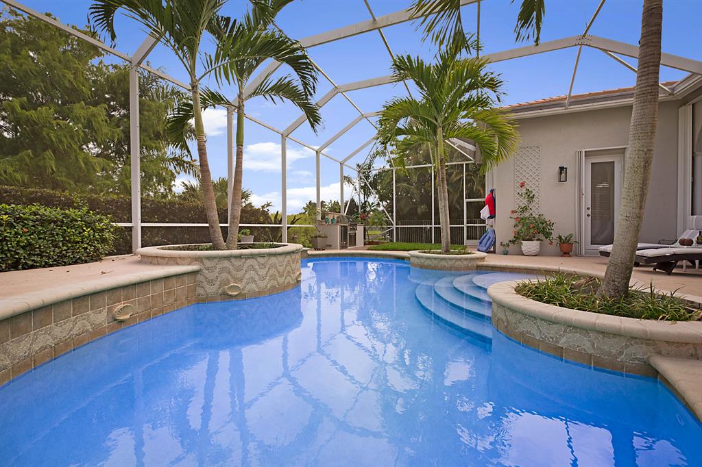 7042 Houlton Circle