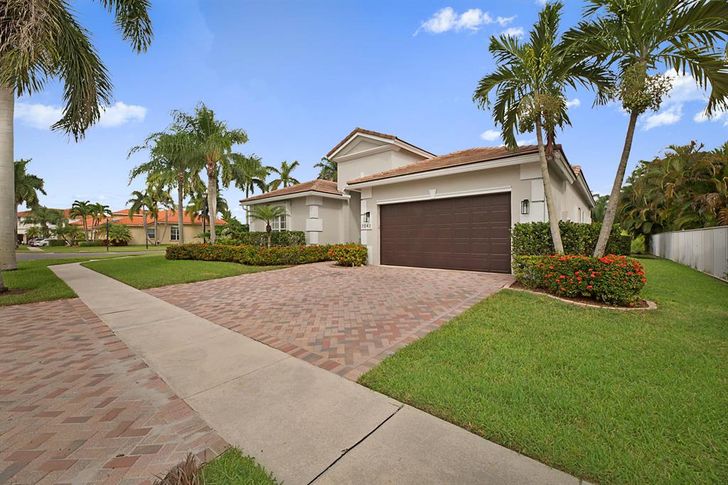 7042 Houlton Circle