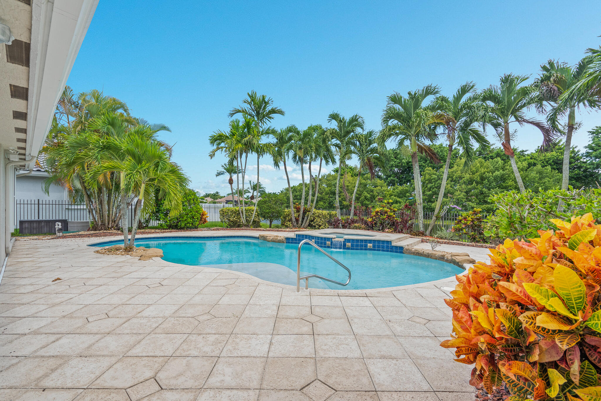 12253 Rockledge Circle