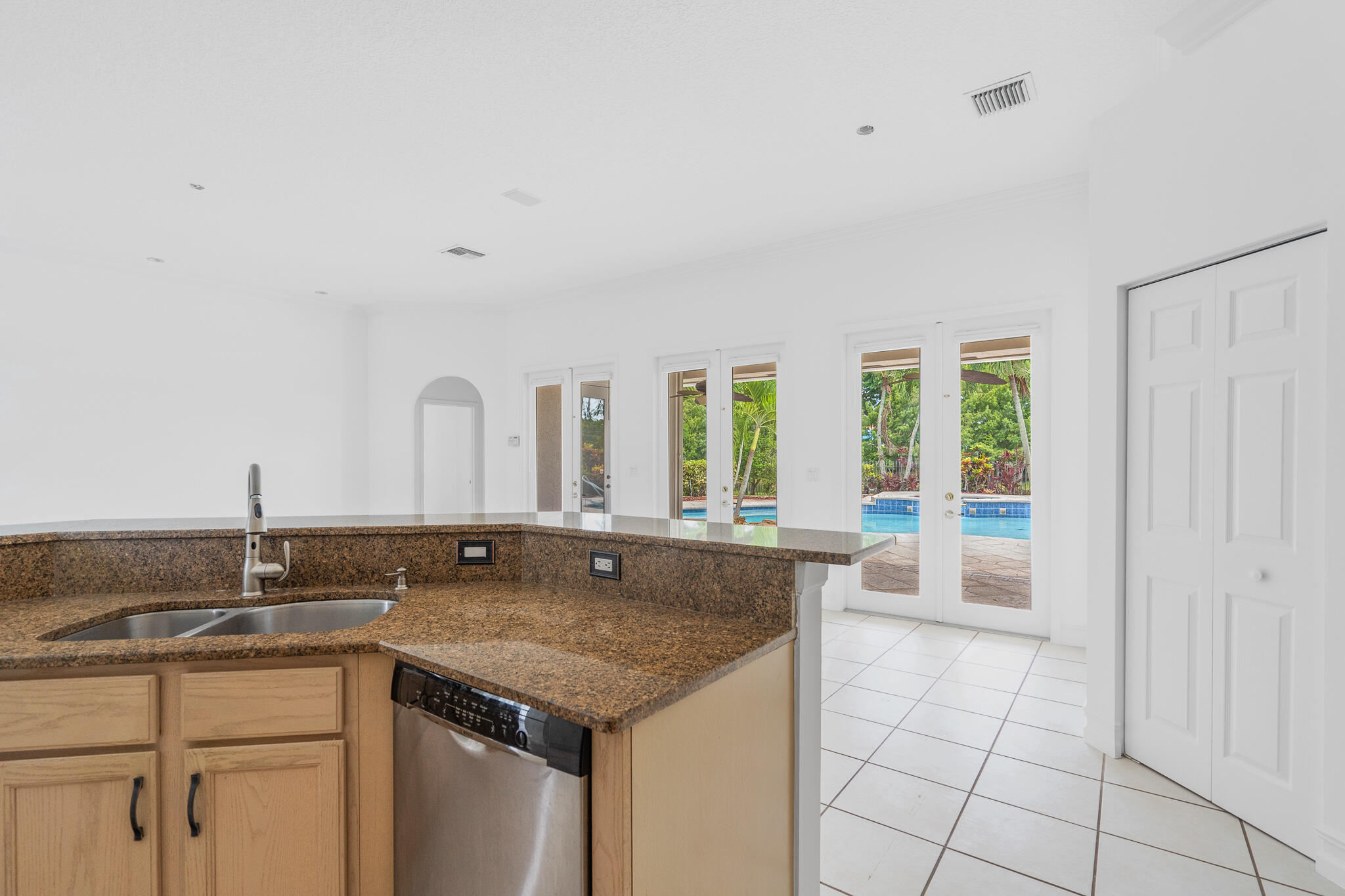 12253 Rockledge Circle