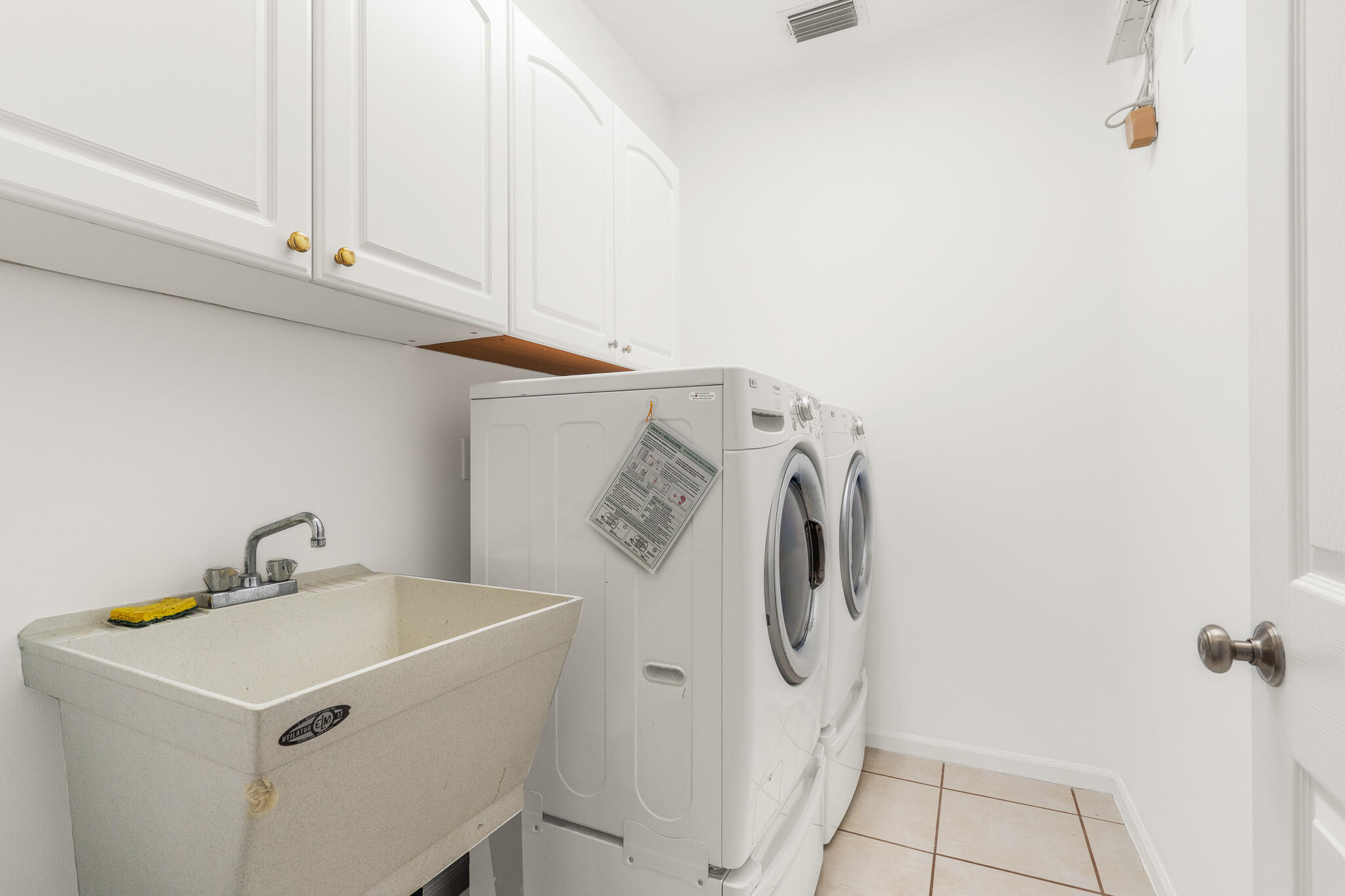 12253 Rockledge Circle