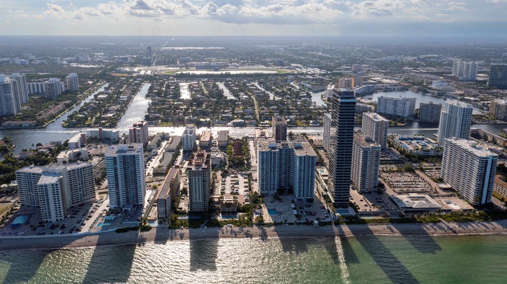 2069 S Ocean Drive Unit: Th15