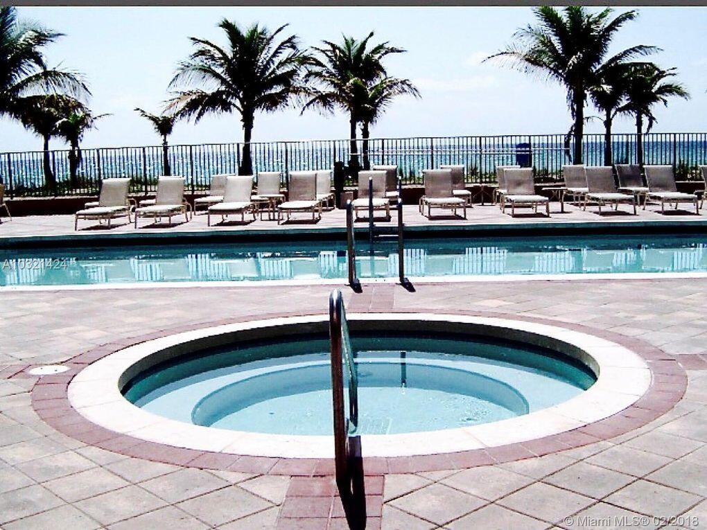 2069 S Ocean Drive Unit: Th15