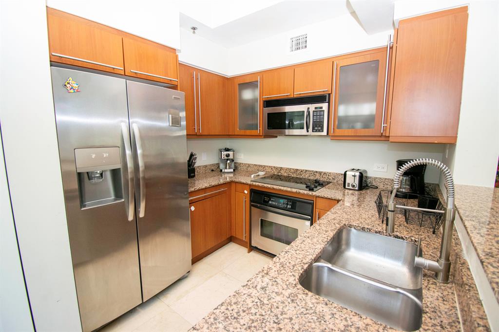 2069 S Ocean Drive Unit: Th15