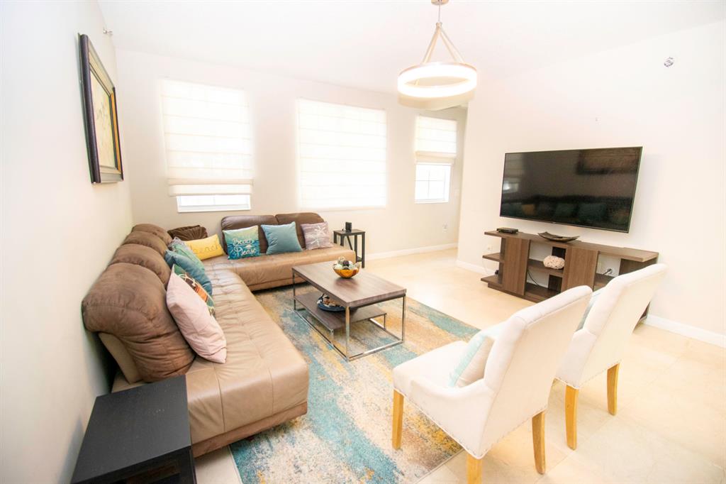 2069 S Ocean Drive Unit: Th15