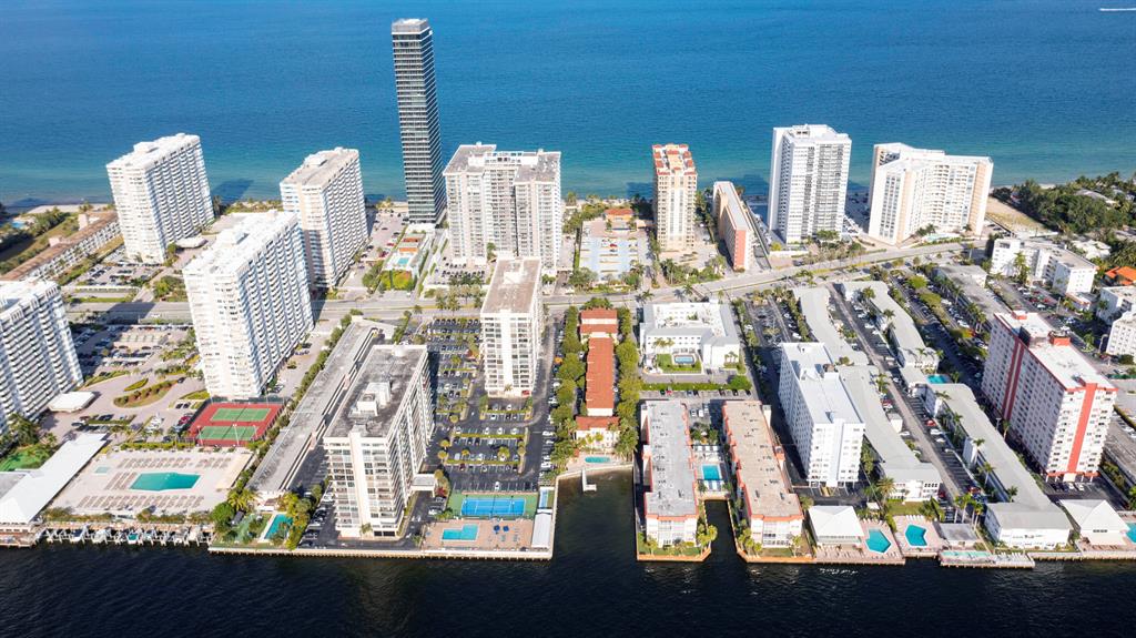 2069 S Ocean Drive Unit: Th15