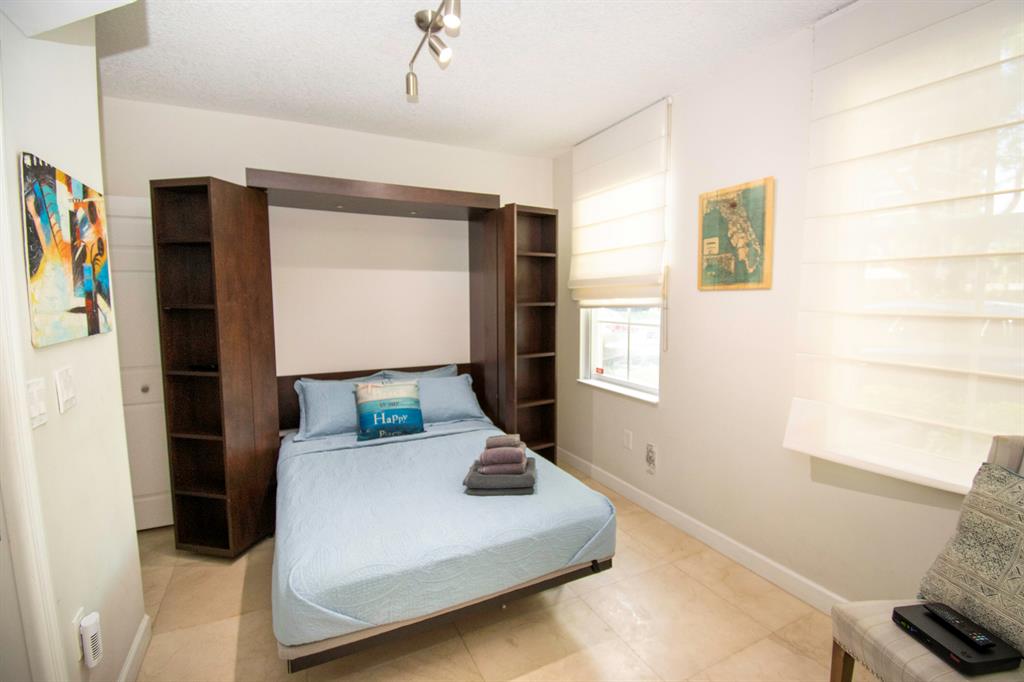 2069 S Ocean Drive Unit: Th15