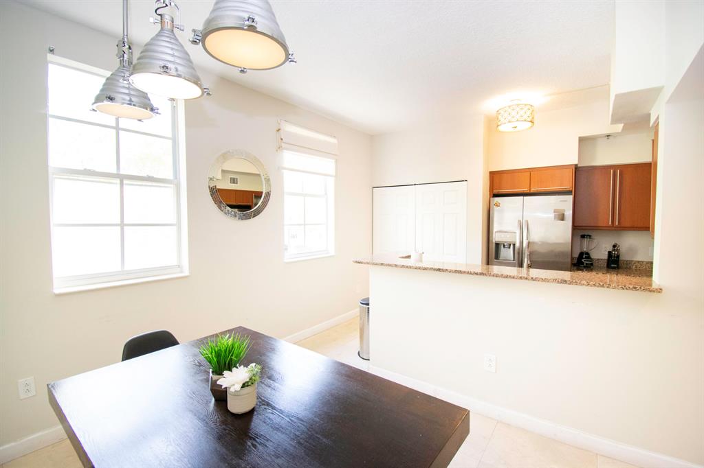 2069 S Ocean Drive Unit: Th15