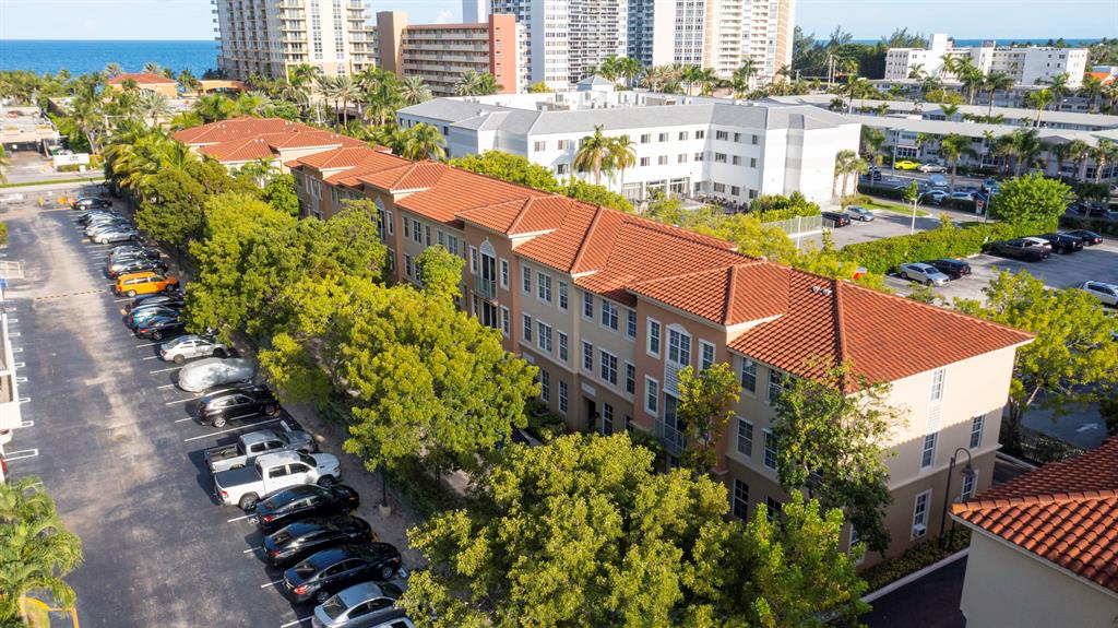 2069 S Ocean Drive Unit: Th15