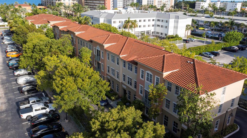 2069 S Ocean Drive Unit: Th15