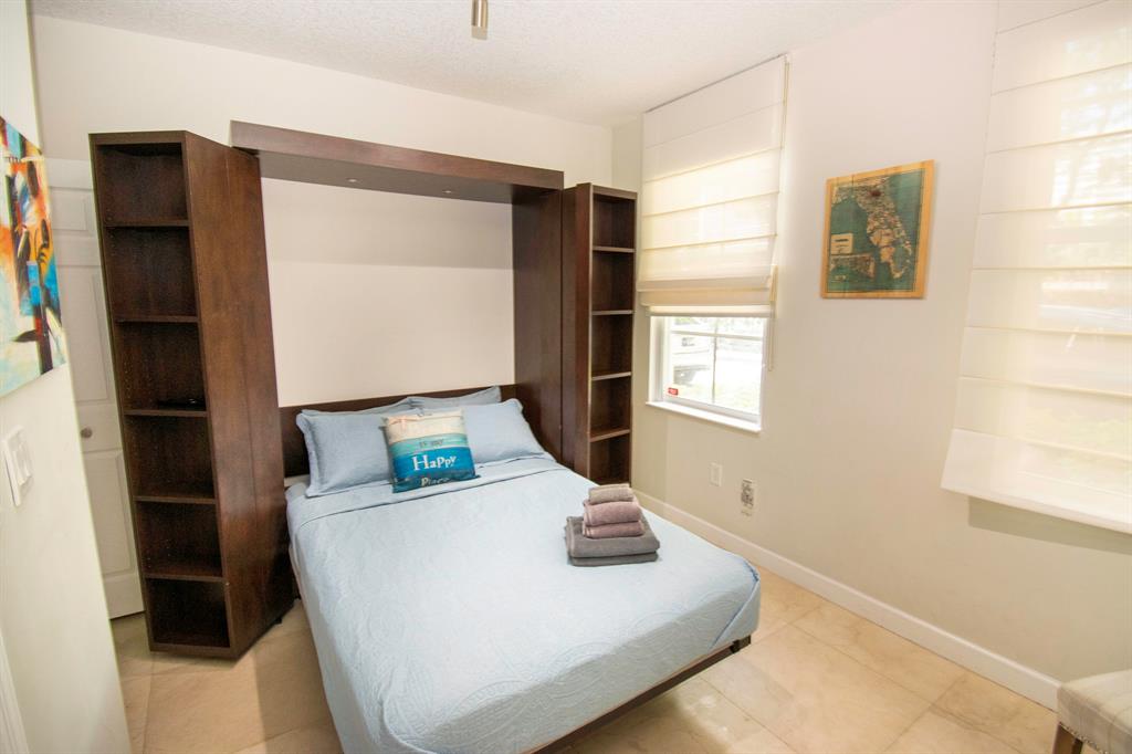 2069 S Ocean Drive Unit: Th15