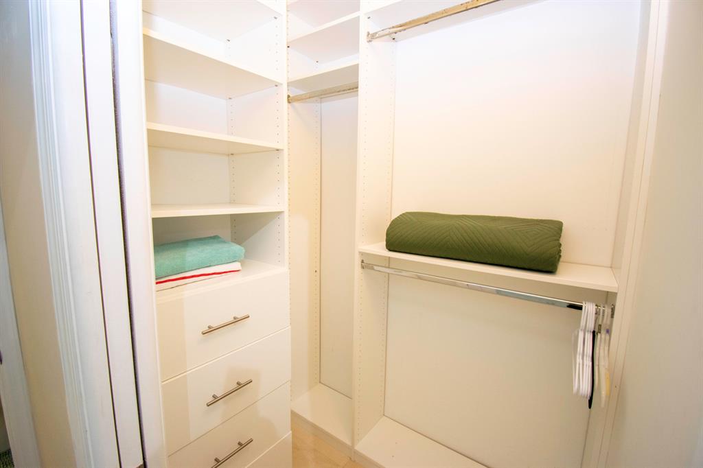 2069 S Ocean Drive Unit: Th15