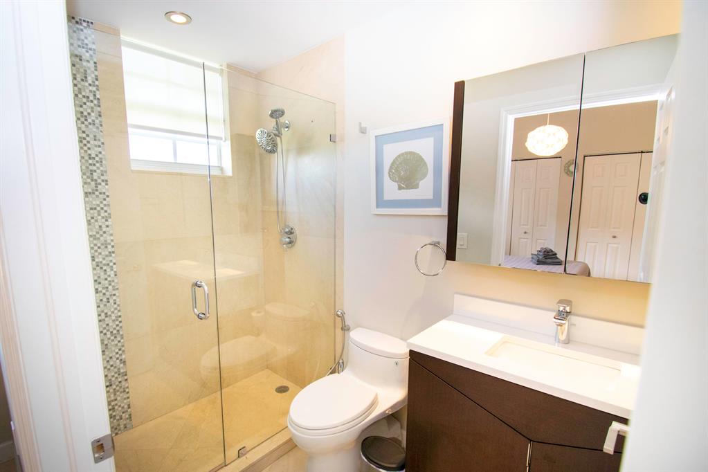 2069 S Ocean Drive Unit: Th15