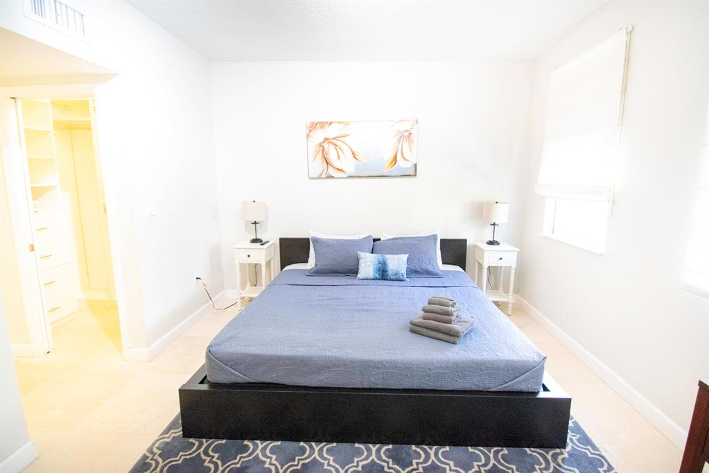 2069 S Ocean Drive Unit: Th15