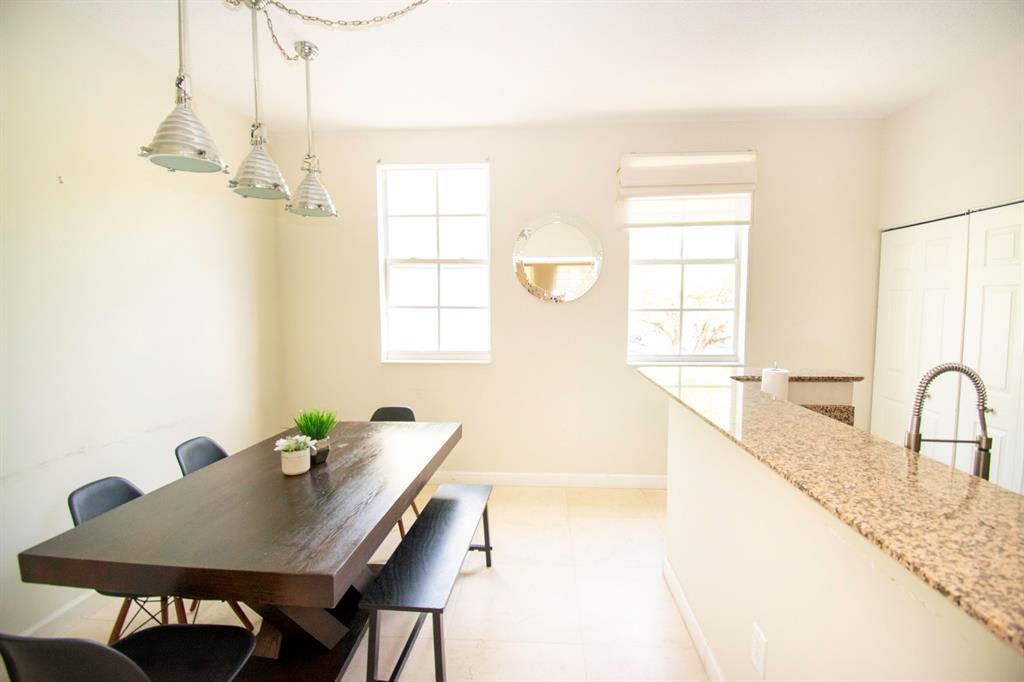 2069 S Ocean Drive Unit: Th15